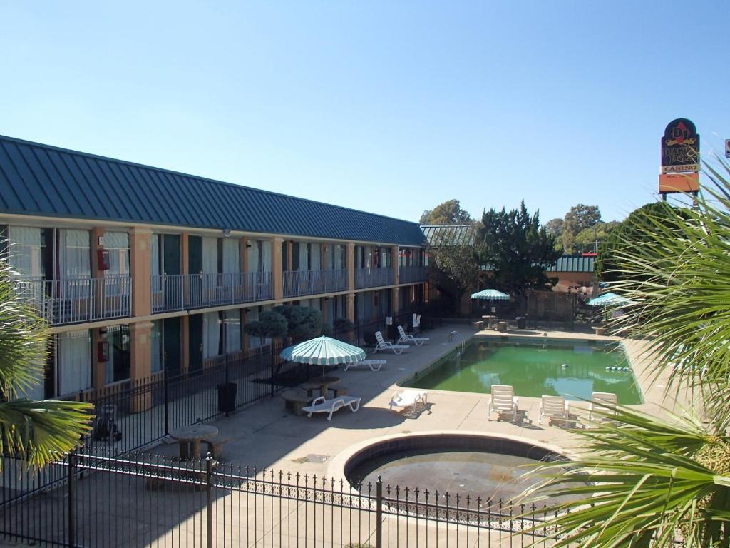 Bossier Inn And Suites Bossier City Exterior photo